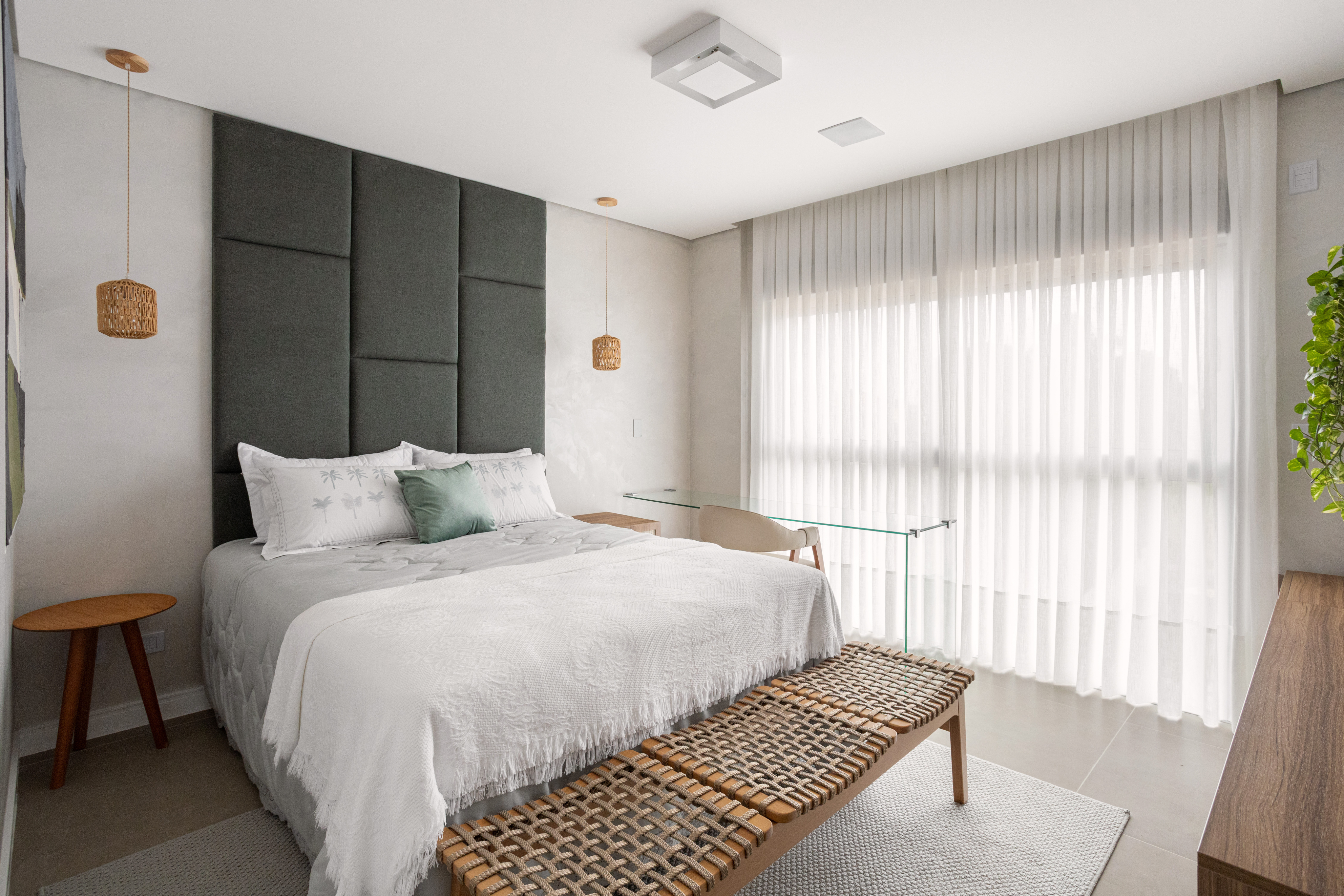 Sala de estar ampla e moderna do apartamento Canto de Yara